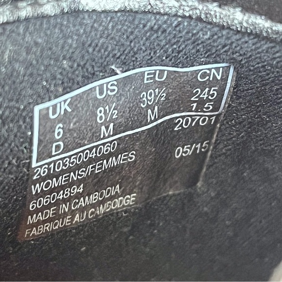 Clarks sz 8.5 black leather strappy ankle boots - Picture 13 of 13